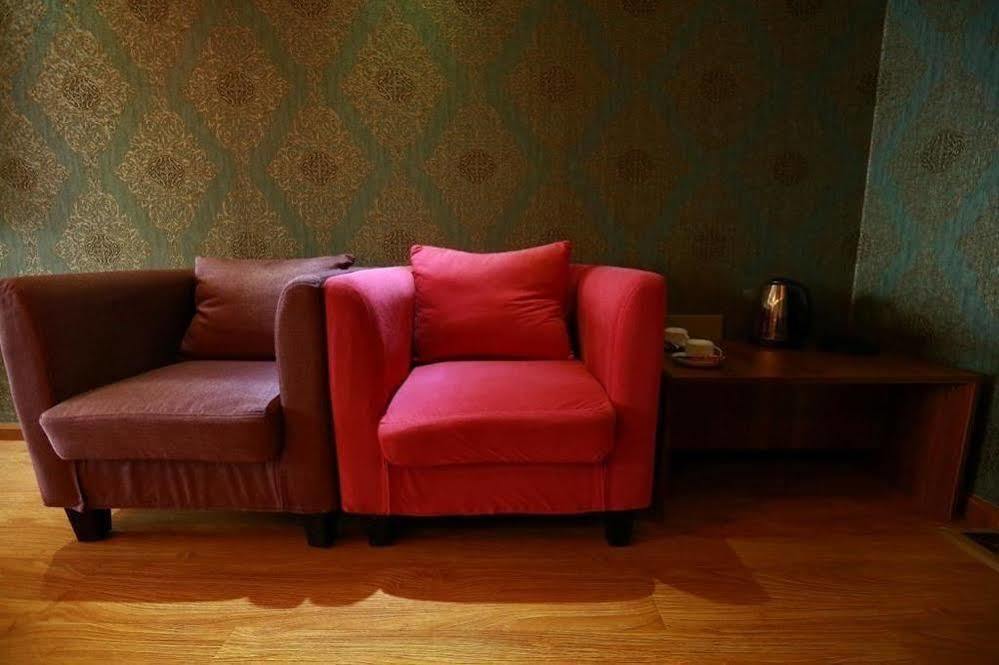 Yawei Apartment Hotel Кунмин Екстериор снимка