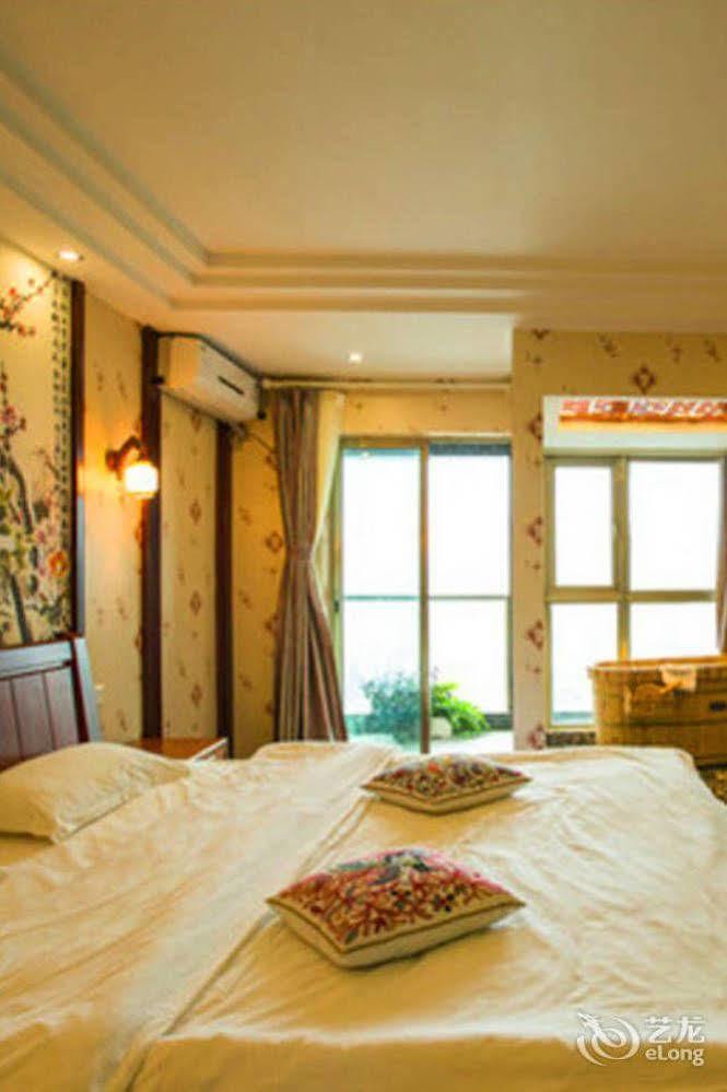 Yawei Apartment Hotel Кунмин Екстериор снимка