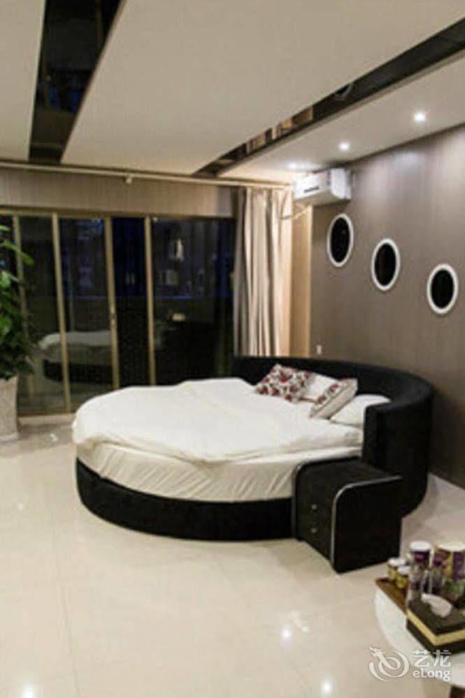Yawei Apartment Hotel Кунмин Екстериор снимка